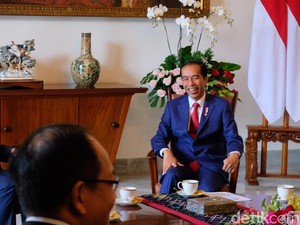 Momen Jokowi Jadi Pemimpin Pertama Beri Selamat ke Anwar Ibrahim