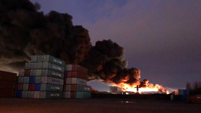 Kebakaran Besar di Melbourne Semburkan Asap Beracun