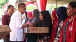 Mensos Agus Gumiwang Kunjungi Korban Gempa Sumbawa Barat