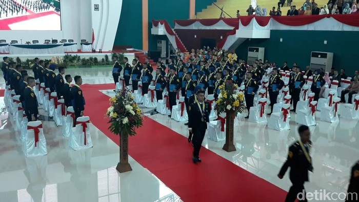 Hanya Di Madiun Menengok Wisuda Taruna Perkeretaapian Indonesia