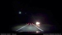 Seorang warga Perth bernama Bejay Walker menyebut bola api itu tiba-tiba muncul di tengah langit gelap pada Selasa (29/8) malam, sekitar pukul 19.40 waktu setempat. Foto: Bagus Sugiono/via REUTERS