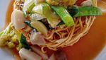 I Fu Mie Berkuah Kental Ini Bikin Makan Siang Makin Mantap