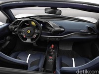 Mobil Atap Terbuka Terdahsyat Ferrari, 488 Pista Spider
