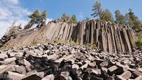 Traveler bisa sekaligus hiking sambil wisata melihat Devils Postpile (Mammoth Lakes Tourism) Traveler bisa sekaligus hiking sambil wisata melihat Devils Postpile (Mammoth Lakes Tourism)