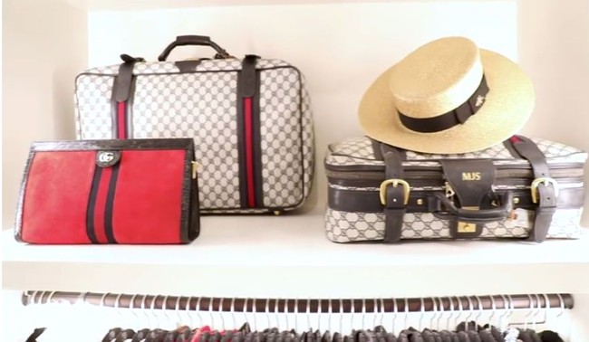 Koleksi tasnya juga cukup banyak. Mulai dari Chanel, Gucci, Dior, Hermes, hingga Goyard. Foto: YouTube/Judith Leiber Couture