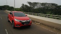 Tampilan eksterior memang paling kentara perbedaannya. Mulai dari grille depan disertai dengan lampu depan Full LED dengan LED DRL, juga fog lamp desain terbaru. Foto: Dok.Honda Prospect Motor