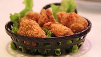 Antimainstream! Ayam Goreng Aroma Keringat hingga Berlumur Saus Cokelat