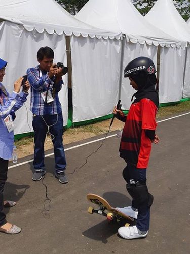 Kenalan dengan Nyimas, Skater Cilik Berhijab Peraih Medali di Asian Games