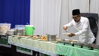 Masyarakat Madura jangan marah ya kalau makanannya dibilang nggak enak sama Hanif. GAENAK. Makanan di Madura itu gak enak, tapi uenaakkk, puji Hanif. Foto: instagram @hanifdhakiri