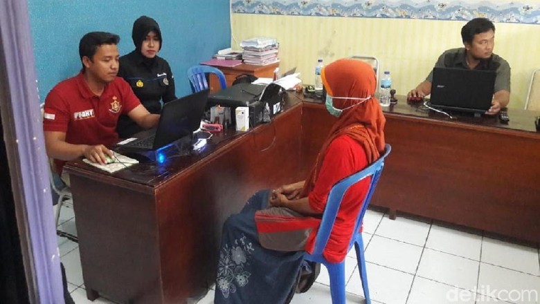 Ibu Tiri Penganiaya Bocah Ditetapkan Jadi Tersangka Ibu Tiri Penganiaya Bocah Ditetapkan Jadi Tersangka