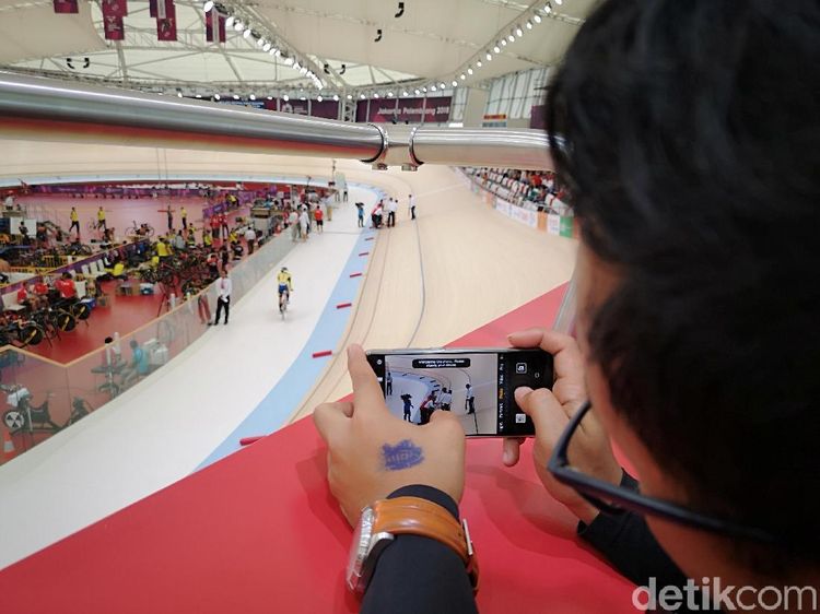 Mengabadikan Balapan Sepeda Asian Games dengan P20 Pro