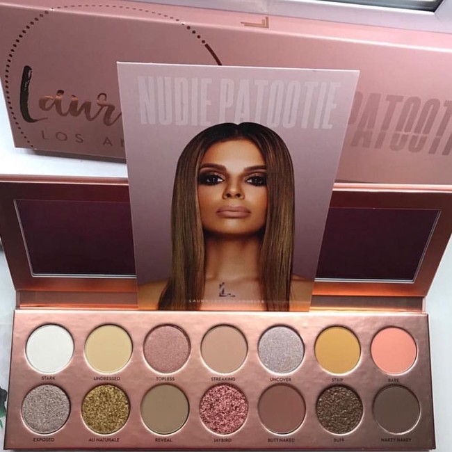 Sebenarnya Laura Lee telah menulis meminta maaf di Twitter atas kesalahannya dan mengaku tak pendidikan budaya ketika itu. Aku tidak mengaktifkan Twitter-ku karena aku marah dengan diriku sendiri dengan sejumlah tweet yang aku buat di 2012. Gadis itu yang men-tweet itu bukan aku yang sekarang. Tweet-tweet itu tidak lucu sama sekali untukku hari ini dan aku sangat minta maaf untuk semua orang yang terluka dan merasa tersinggu, katanya. Foto: Instagram @lauralee