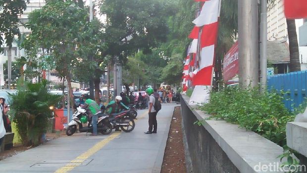 Kondisi trotoar Sarinah, Kamis (30/8) sore (Nur Azizah/detikcom)
