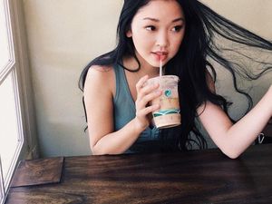 5 Fakta Lana Condor Bintang To All The Boys Ive Loved Before