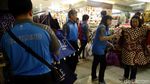 Melihat Kontingen Atlet Berburu Batik di Thamrin City