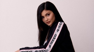 Tinggalkan Puma, Kylie Jenner Jadi Brand Ambassador Adidas