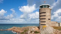 Inilah Menara Radio di Jersey, Inggris yang kini berubah fungsi jadi hotel. Dulunya menara setinggi 17 meter ini digunakan sebagai menara radio selama Perang Dunia II. (dok. Jersey Heritage)