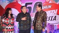Menteri Perencanaan Pembangunan Nasional (PPN)/Kepala Badan Perencanaan Pembangunan Nasional Republik Indonesia Bambang Brodjonegoro bersama CEO Citi Indonesia Batara Sianturi berharap dengan adanya acara Semangat Merah Putih Generasi Muda Indonesia guna menurunkan angka pengangguran generasi muda Indonesia, meningkatkan kompetensi usia muda agar siap bekerja dan/atau berwirausaha sesuai dengan kemajuan dan kebutuhan pasar kerja, serta merumuskan pemikiran, ide, dan gagasan dalam menyusun strategi, arah kebijakan, serta upaya meningkatkan penyerapan tenaga kerja dan potensi kewirausahaan generasi muda Indonesia. Foto: dok. Bappenas