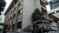Jeepney jurusan Manila-Jakarta ini bisa traveler temukan di kantor KBRI yang berada di Manila, Filipina. (Syanti/detikTravel)
