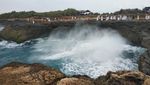 10 Pantai yang Jadi Surga Pecinta Surfing Ini Ada di Indonesia Lho