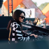 Korea Selatan tak hanya menghasilkan penyanyi K-Pop atau bintang drama saja. Di dunia entertaiment Korea juga ada DJ cantik yang kariernya sudah mendunia.  Foto: dok. Instagram (@peggygou_)