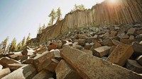 Devils Postpile pun menjadi salah satu destinasi favorit turis di California (Visit California) Devils Postpile pun menjadi salah satu destinasi favorit turis di California (Visit California)