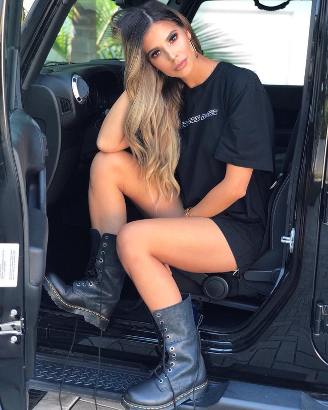 Meski tulisan-tulisan itu diunggah di tahun 2012, sejumlah fans menganggapnya sangat keterlaluan dan memutuskan untuk meninggalkan Laura Lee. Foto: Instagram @lauralee