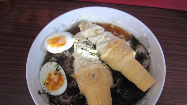 Nasi Durian hingga Ramen Es Krim, Ini 10 Paduan Makanan Paling Aneh