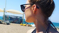 Dibandingkan pergi ke gunung, Kristina memilih untuk pergi liburan ke pantai. ( instagram/_kristinabelova)