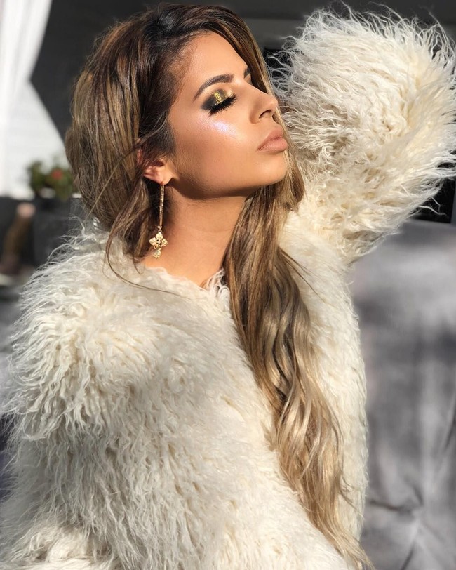 Sedangkan sejumlah brand juga dikabarkan mencabut sponsor dan perjanjian kerjasama  mereka. Ulta Beauty dikatakan akan menunda perilisan brand makeup Laura Lee Los Angeles. Brand ColorPop Cosmetics juga telah menghapus produk Laura dalam situsnya, begitu juga dengan Morphe Brushes dan Diff Eyewear. Adapun perusahaan makeup Boxycharm yang mengaku telah memutuskan hubungan kerjasama dengan Laura Lee. Foto: Instagram @lauralee