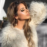 Sedangkan sejumlah brand juga dikabarkan mencabut sponsor dan perjanjian kerjasama  mereka. Ulta Beauty dikatakan akan menunda perilisan brand makeup Laura Lee Los Angeles. Brand ColorPop Cosmetics juga telah menghapus produk Laura dalam situsnya, begitu juga dengan Morphe Brushes dan Diff Eyewear. Adapun perusahaan makeup Boxycharm yang mengaku telah memutuskan hubungan kerjasama dengan Laura Lee. Foto: Instagram @lauralee