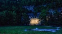 Hotel ini juga dilengkapi air terjun sendiri hingga helipad yang tersedia di luar bagi mereka yang perlu datang atau pergi buru-buru. Istimewa/Mallory Gallery/Boredpanda.