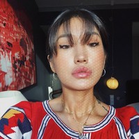 Inilah Peggy Gou, DJ asal Korea Selatan yang kini menetap di Berlin untuk karier bermusiknya. Peggy disorot tak hanya karena musikalitasnya yang tinggi, namun juga pesonanya.  Foto: dok. Instagram (@peggygou_)