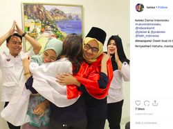 Mesranya! Ramai-ramai Foto Berpelukan ala Jokowi-Prabowo