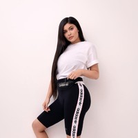 So excited to announce that I am officially an adidas ambassador, tulis adik Kim Kardashian dan Kendall Jenner itu. Sebelumnya, Kylie terikat kontrak dengan Puma, yang bukan lain adalah rival Adidas. Foto: Instagram