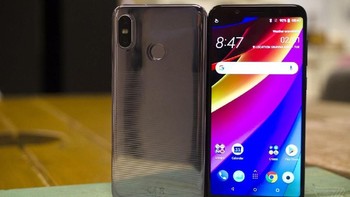 HTC semakin terpuruk di tahun ini dan hanya merilis sedikit smartphone, jauh dari masa kejayaan mereka. Bahkan perusahaan asal Taiwan ini dilaporkan membatalkan seluruh rencana membuat ponsel flagship pada paruh pertama 2019. Mereka tak lagi sanggup membuatnya lantaran melihat U12+ tak mencatat penjualan memuaskan. Foto: istimewa