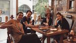 Tampan dan Kekar, Begini Gaya Got Jirayu Saat Makan Bareng Temannya
