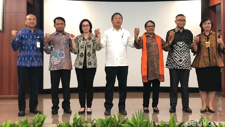 Banyak Konten Negatif, Penggunaan Gadget di Sekolah akan Dibatasi Banyak Konten Negatif, Penggunaan Gadget di Sekolah akan Dibatasi