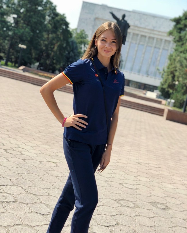 Berdasarkan foto-fotonya di Instagram, Anna sering tampil dengan gaya kasual dan sporty. Foto: Instagram @anutabulanova