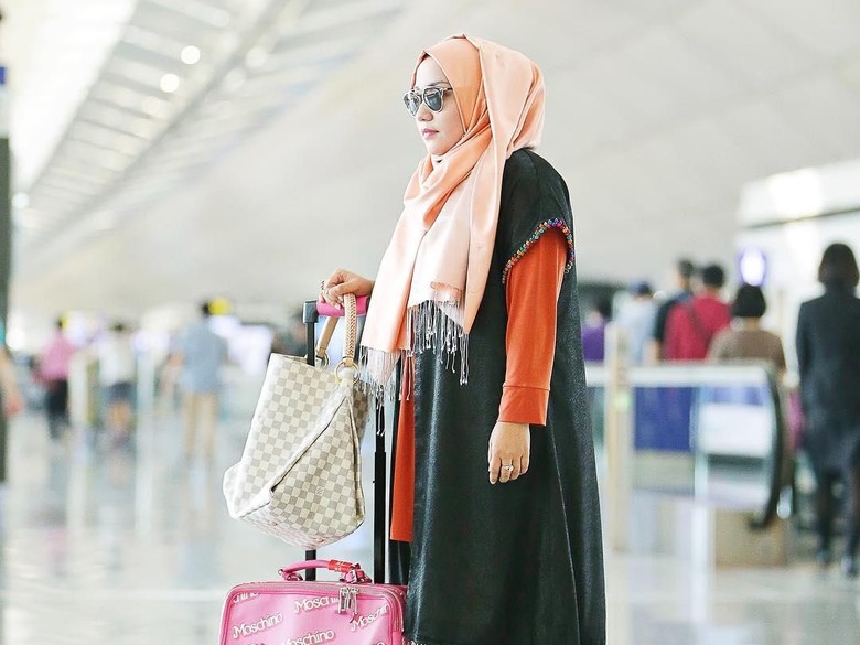 Andika First Travel Tak Hadiri Sidang Gugatan Perdata, Jemaah Kecewa Andika First Travel Tak Hadiri Sidang Gugatan Perdata, Jemaah Kecewa