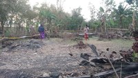 Ia mengaku mendapat wangsit dari roh halus yang telah mendatangkan lumpur tersebut ke tengah sawah miliknya.