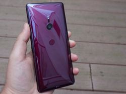 Melihat Ponsel Flagship Xperia XZ3 dari Dekat