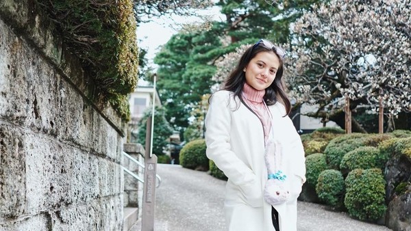 Selain di dalam negeri, Marsha juga tak melewatkan liburan ke Jepang. Cantiknya tak kalah dengan wanita Jepang ya (@aruanmarsha/Instagram) Selain di dalam negeri, Marsha juga tak melewatkan liburan ke Jepang. Cantiknya tak kalah dengan wanita Jepang ya (@aruanmarsha/Instagram)