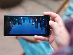 Melihat Ponsel Flagship Xperia XZ3 dari Dekat