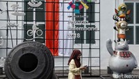 Maskot khas Asian Games juga dipamerkan disana.