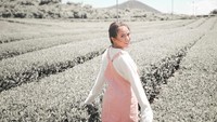 Di Korea Selatan, Marsha juga menyempatkan liburan ke kebun teh yang terdapat di Jeju (@aruanmarsha/Instagram)