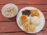 Resto Tigapuluh Uniknya Spaghetti Buntut Goreng yang Resto Tigapuluh Uniknya Spaghetti Buntut Goreng yang