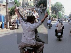 Potret Viral Berkendara Unik yang Bikin Ngakak