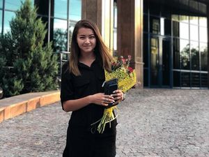 Gaya Liburan Adelina Akhmetova, Calon Bintang Atletik Kazakhstan