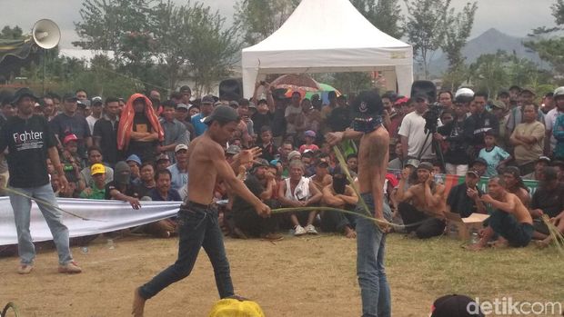 kesenian tiban di trenggalek